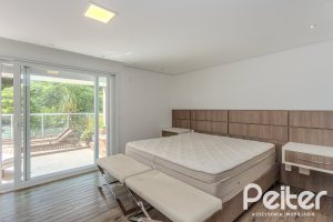 Apartamento à venda com 274m², 3 dormitórios, 3 suítes, 3 vagas, no bairro Cristal em Porto Alegre