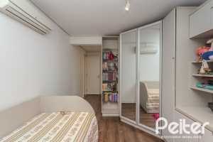 Apartamento à venda com 274m², 3 dormitórios, 3 suítes, 3 vagas, no bairro Cristal em Porto Alegre