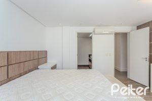 Apartamento à venda com 274m², 3 dormitórios, 3 suítes, 3 vagas, no bairro Cristal em Porto Alegre