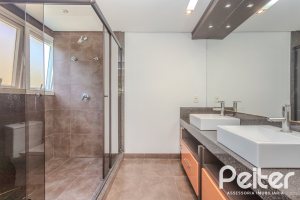 Apartamento à venda com 274m², 3 dormitórios, 3 suítes, 3 vagas, no bairro Cristal em Porto Alegre