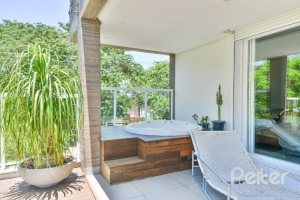 Apartamento à venda com 274m², 3 dormitórios, 3 suítes, 3 vagas, no bairro Cristal em Porto Alegre