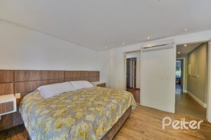 Apartamento à venda com 274m², 3 dormitórios, 3 suítes, 3 vagas, no bairro Cristal em Porto Alegre