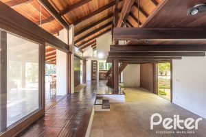 Casa em Condomínio à venda com 600m², 4 dormitórios, 4 suítes, 6 vagas, no bairro Cavalhada em PORTO ALEGRE