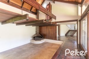 Casa em Condomínio à venda com 600m², 4 dormitórios, 4 suítes, 6 vagas, no bairro Cavalhada em PORTO ALEGRE