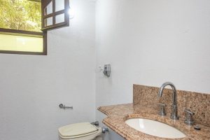 Casa em Condomínio à venda com 600m², 4 dormitórios, 4 suítes, 6 vagas, no bairro Cavalhada em PORTO ALEGRE