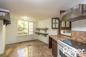 Casa em Condomínio à venda com 600m², 4 dormitórios, 4 suítes, 6 vagas, no bairro Cavalhada em PORTO ALEGRE