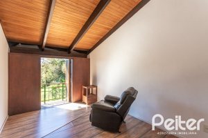 Casa em Condomínio à venda com 600m², 4 dormitórios, 4 suítes, 6 vagas, no bairro Cavalhada em PORTO ALEGRE