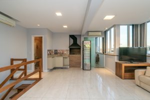 Cobertura à venda com 150m², 3 dormitórios, 1 suíte, 2 vagas, no bairro Tristeza em Porto Alegre