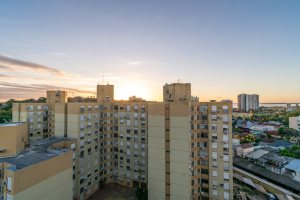 Cobertura à venda com 150m², 3 dormitórios, 1 suíte, 2 vagas, no bairro Tristeza em Porto Alegre
