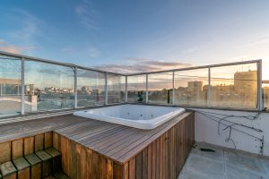 Cobertura à venda com 150m², 3 dormitórios, 1 suíte, 2 vagas, no bairro Tristeza em Porto Alegre