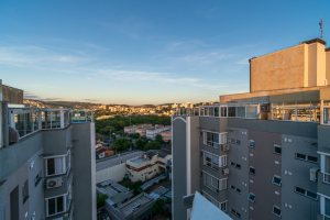 Cobertura à venda com 150m², 3 dormitórios, 1 suíte, 2 vagas, no bairro Tristeza em Porto Alegre