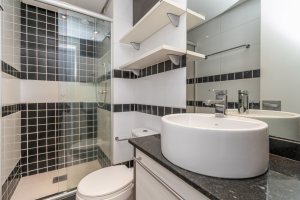 Cobertura à venda com 150m², 3 dormitórios, 1 suíte, 2 vagas, no bairro Tristeza em Porto Alegre