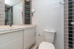 Cobertura à venda com 150m², 3 dormitórios, 1 suíte, 2 vagas, no bairro Tristeza em Porto Alegre