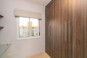 Cobertura à venda com 150m², 3 dormitórios, 1 suíte, 2 vagas, no bairro Tristeza em Porto Alegre