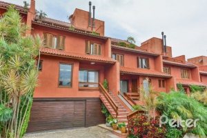 Casa em Condomínio à venda com 382m², 4 dormitórios, 1 suíte, 3 vagas, no bairro Cristal em PORTO ALEGRE