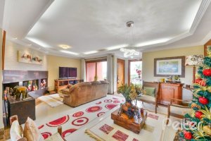 Casa em Condomínio à venda com 382m², 4 dormitórios, 1 suíte, 3 vagas, no bairro Cristal em PORTO ALEGRE