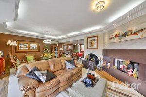 Casa em Condomínio à venda com 382m², 4 dormitórios, 1 suíte, 3 vagas, no bairro Cristal em PORTO ALEGRE