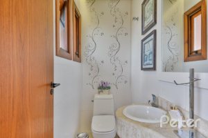 Casa em Condomínio à venda com 382m², 4 dormitórios, 1 suíte, 3 vagas, no bairro Cristal em PORTO ALEGRE