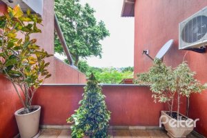 Casa em Condomínio à venda com 382m², 4 dormitórios, 1 suíte, 3 vagas, no bairro Cristal em PORTO ALEGRE