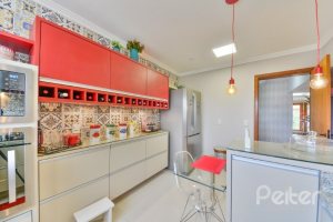 Casa em Condomínio à venda com 382m², 4 dormitórios, 1 suíte, 3 vagas, no bairro Cristal em PORTO ALEGRE