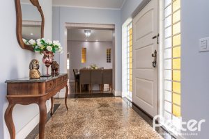 Casa em Condomínio à venda com 198m², 3 dormitórios, 1 suíte, 3 vagas, no bairro Ipanema em Porto Alegre