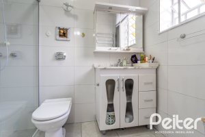 Casa em Condomínio à venda com 198m², 3 dormitórios, 1 suíte, 3 vagas, no bairro Ipanema em Porto Alegre