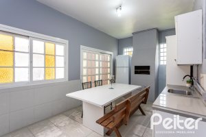 Casa em Condomínio à venda com 198m², 3 dormitórios, 1 suíte, 3 vagas, no bairro Ipanema em Porto Alegre