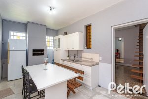 Casa em Condomínio à venda com 198m², 3 dormitórios, 1 suíte, 3 vagas, no bairro Ipanema em Porto Alegre
