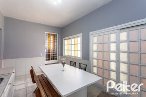 Casa em Condomínio à venda com 198m², 3 dormitórios, 1 suíte, 3 vagas, no bairro Ipanema em Porto Alegre