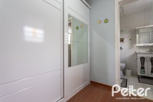 Casa em Condomínio à venda com 198m², 3 dormitórios, 1 suíte, 3 vagas, no bairro Ipanema em Porto Alegre