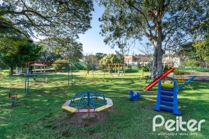 Casa em Condomínio à venda com 198m², 3 dormitórios, 1 suíte, 3 vagas, no bairro Ipanema em Porto Alegre
