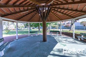 Casa em Condomínio à venda com 198m², 3 dormitórios, 1 suíte, 3 vagas, no bairro Ipanema em Porto Alegre