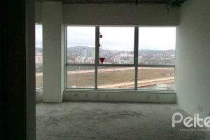 Comercial à venda com 42m², 1 vaga, no bairro Cristal em Porto Alegre