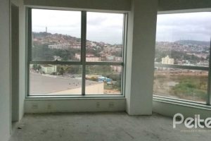 Comercial à venda com 42m², 1 vaga, no bairro Cristal em Porto Alegre