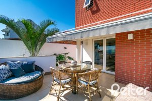 Casa em Condomínio à venda com 379m², 3 dormitórios, 1 suíte, 3 vagas, no bairro Nonoai em Porto Alegre