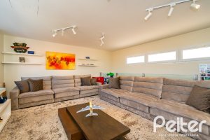 Casa em Condomínio à venda com 379m², 3 dormitórios, 1 suíte, 3 vagas, no bairro Nonoai em Porto Alegre