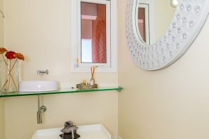 Casa em Condomínio à venda com 379m², 3 dormitórios, 1 suíte, 3 vagas, no bairro Nonoai em Porto Alegre