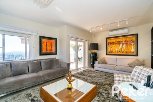 Casa em Condomínio à venda com 379m², 3 dormitórios, 1 suíte, 3 vagas, no bairro Nonoai em Porto Alegre