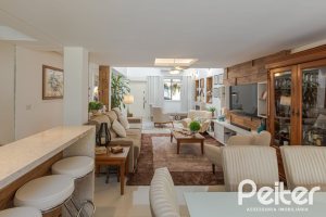 Casa à venda com 268m², 3 dormitórios, 2 suítes, 2 vagas, no bairro Ipanema em Porto Alegre