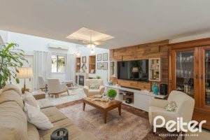 Casa à venda com 268m², 3 dormitórios, 2 suítes, 2 vagas, no bairro Ipanema em Porto Alegre