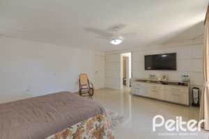 Casa à venda com 268m², 3 dormitórios, 2 suítes, 2 vagas, no bairro Ipanema em Porto Alegre