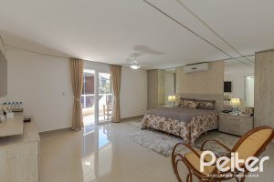 Casa à venda com 268m², 3 dormitórios, 2 suítes, 2 vagas, no bairro Ipanema em Porto Alegre