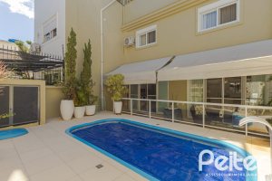 Casa à venda com 268m², 3 dormitórios, 2 suítes, 2 vagas, no bairro Ipanema em Porto Alegre