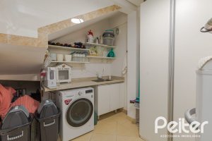 Casa à venda com 268m², 3 dormitórios, 2 suítes, 2 vagas, no bairro Ipanema em Porto Alegre