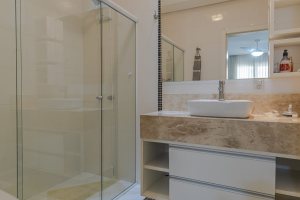 Casa à venda com 268m², 3 dormitórios, 2 suítes, 2 vagas, no bairro Ipanema em Porto Alegre