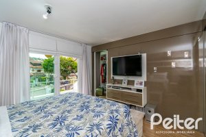 Casa à venda com 190m², 3 dormitórios, 3 suítes, 4 vagas, no bairro Jardim Isabel em Porto Alegre