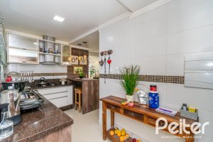 Casa à venda com 190m², 3 dormitórios, 3 suítes, 4 vagas, no bairro Jardim Isabel em Porto Alegre