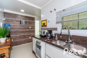 Casa à venda com 190m², 3 dormitórios, 3 suítes, 4 vagas, no bairro Jardim Isabel em Porto Alegre