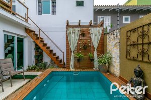 Casa à venda com 190m², 3 dormitórios, 3 suítes, 4 vagas, no bairro Jardim Isabel em Porto Alegre