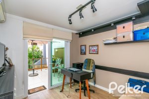 Casa à venda com 190m², 3 dormitórios, 3 suítes, 4 vagas, no bairro Jardim Isabel em Porto Alegre